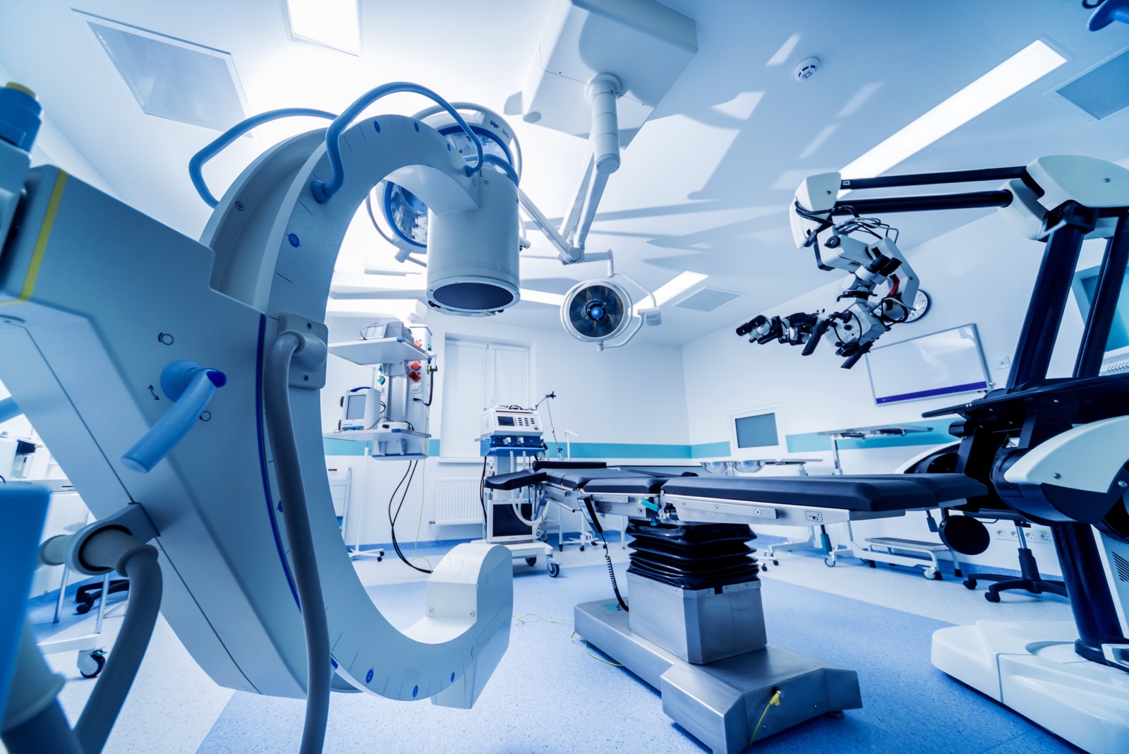 Medical-device equipment in a clean clinical room